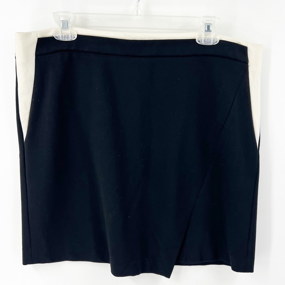 ✅ NWT white house black‎ market COLORBLOCK PONTE MINI SKIRT SIZE 12 BLACK/WHITE